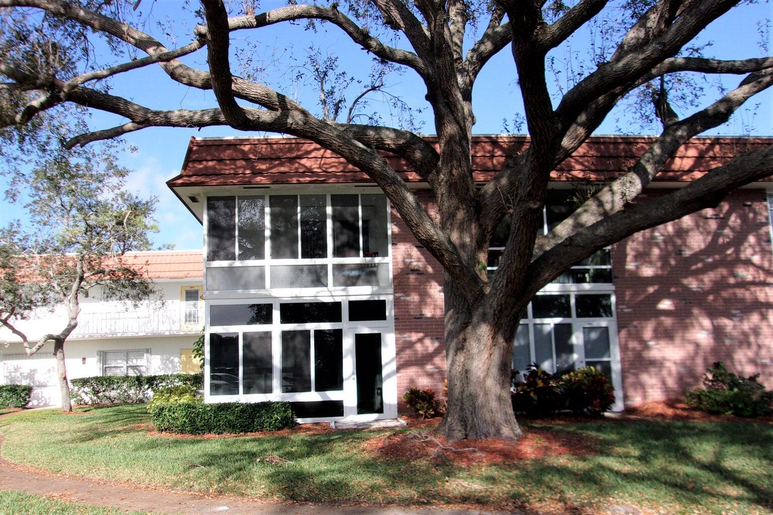 VISTA DEL LAGO CONDO - Residential Lease