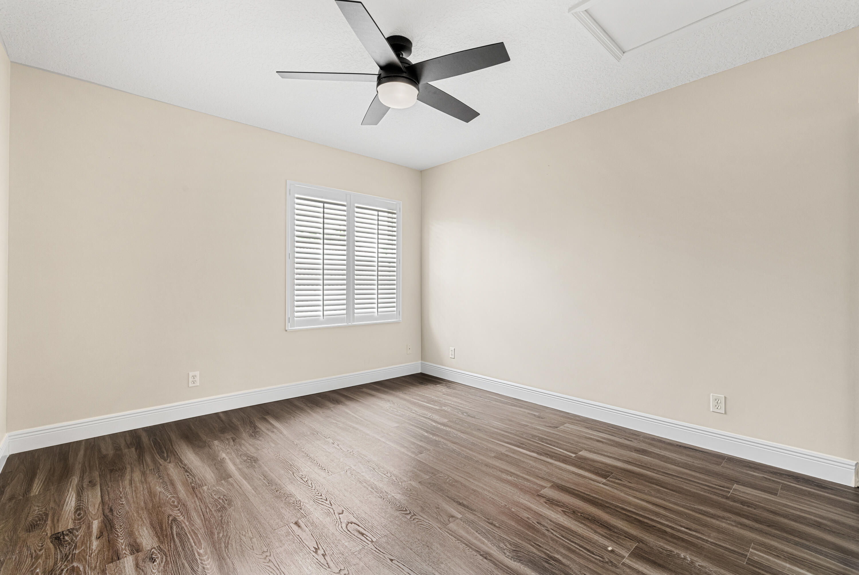 ORANGE POINT TR B - Residential Lease