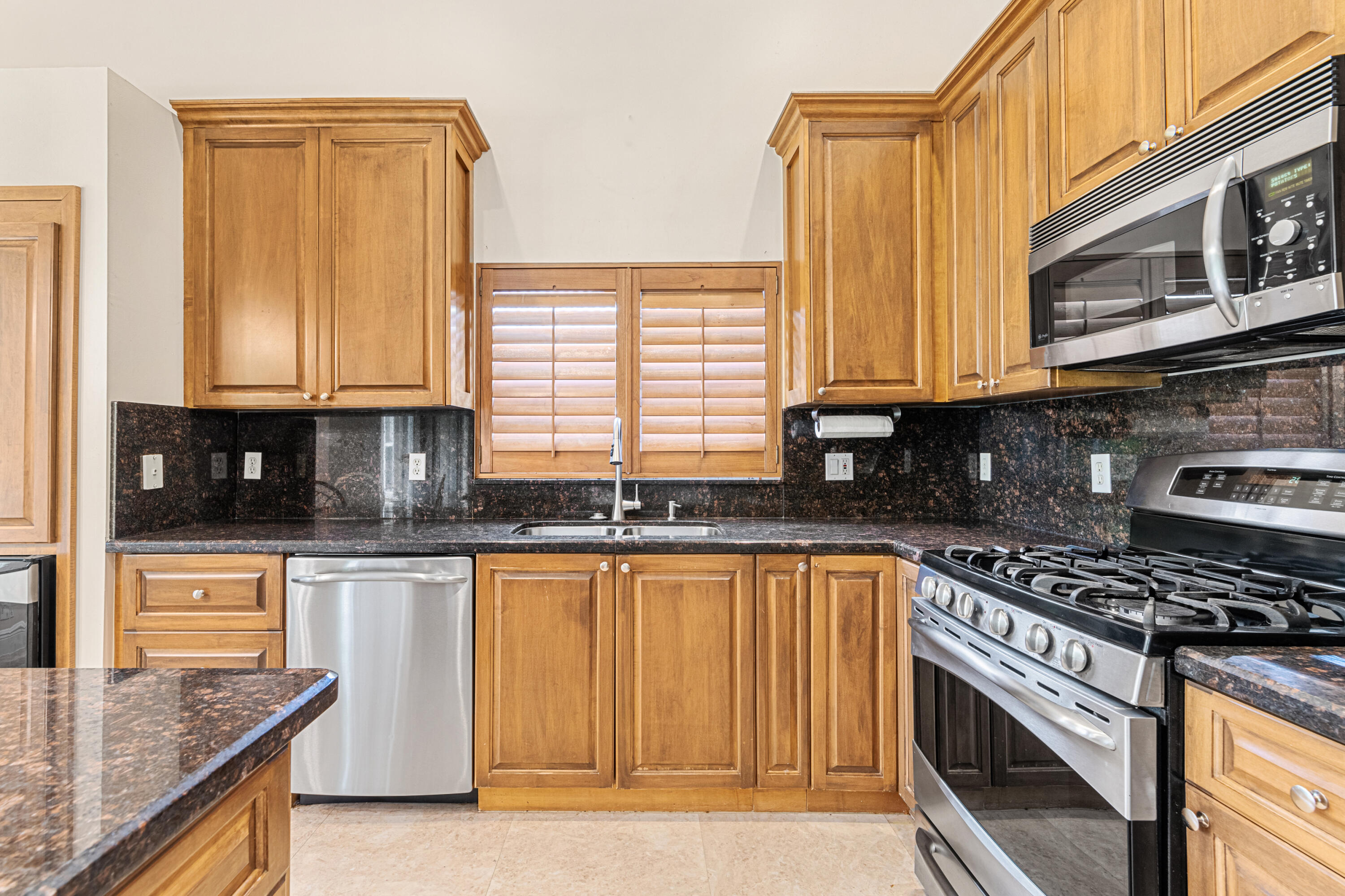 ORANGE POINT TR B - Residential Lease