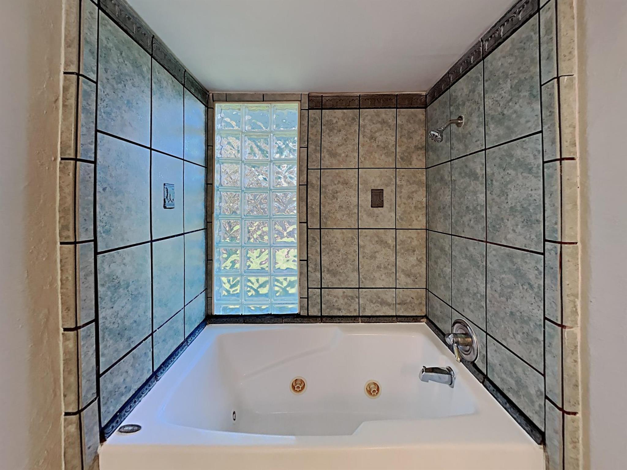 SUNRISE GOLF VILLAGE SEC - Residential Lease