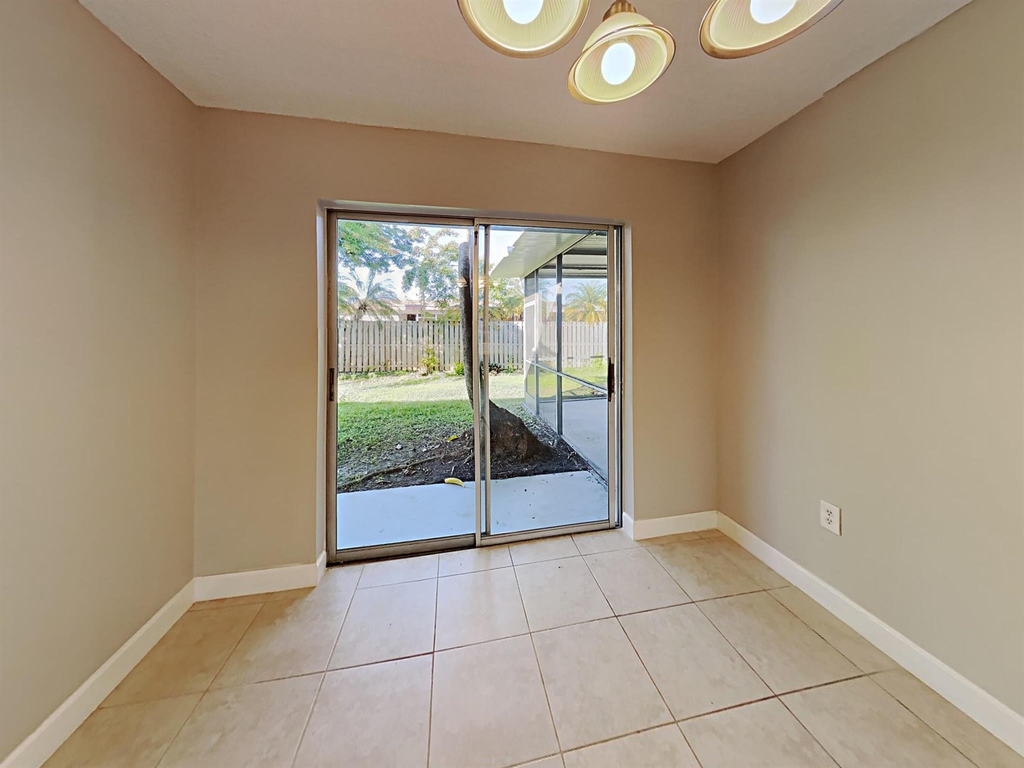 SUNRISE GOLF VILLAGE SEC - Residential Lease