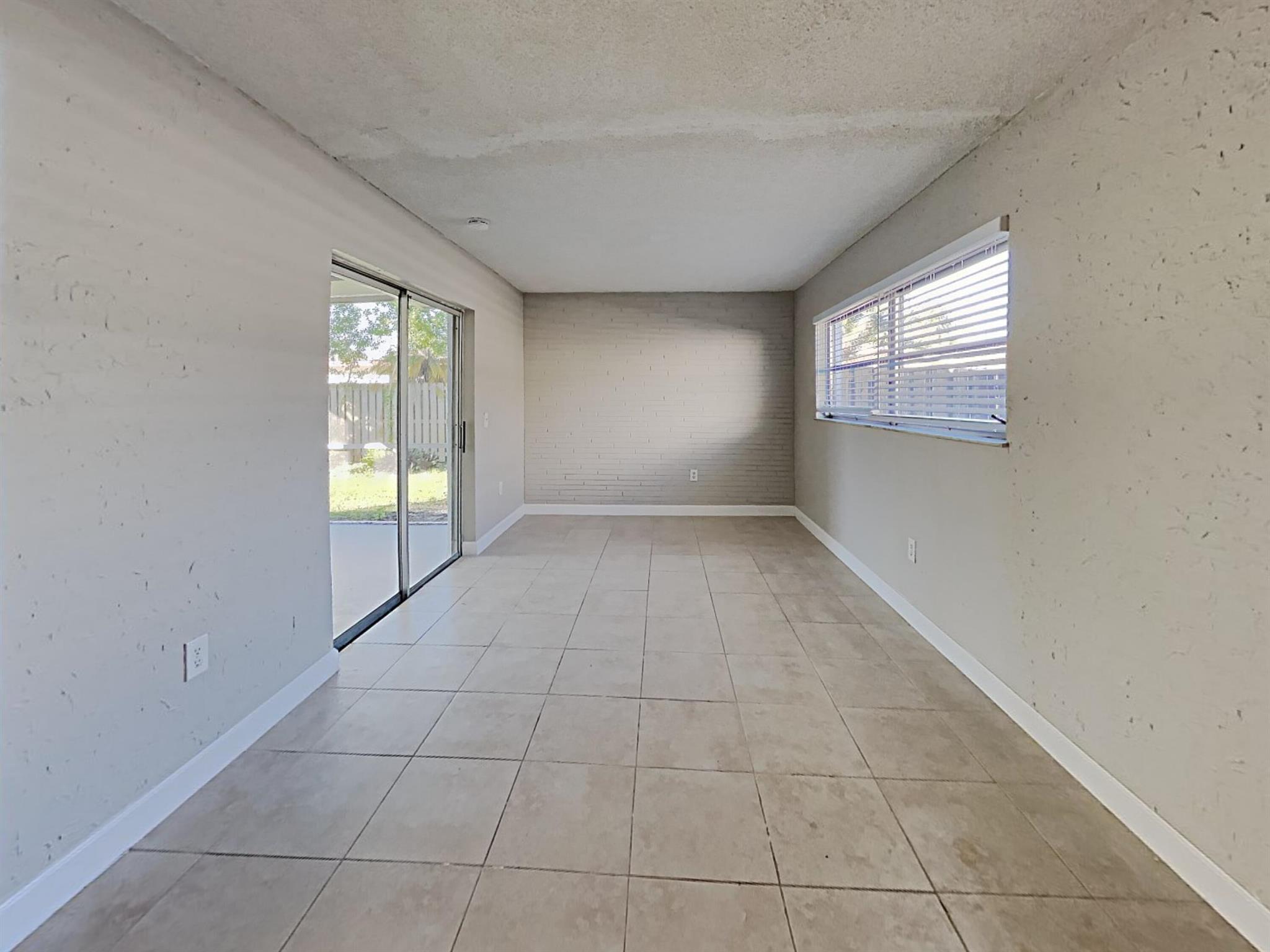 SUNRISE GOLF VILLAGE SEC - Residential Lease