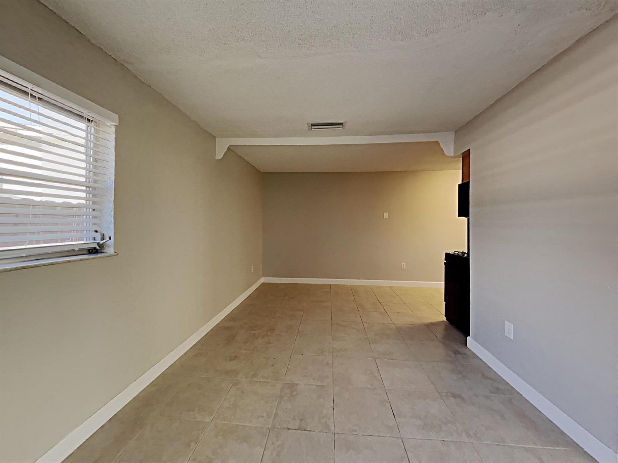 SUNRISE GOLF VILLAGE SEC - Residential Lease