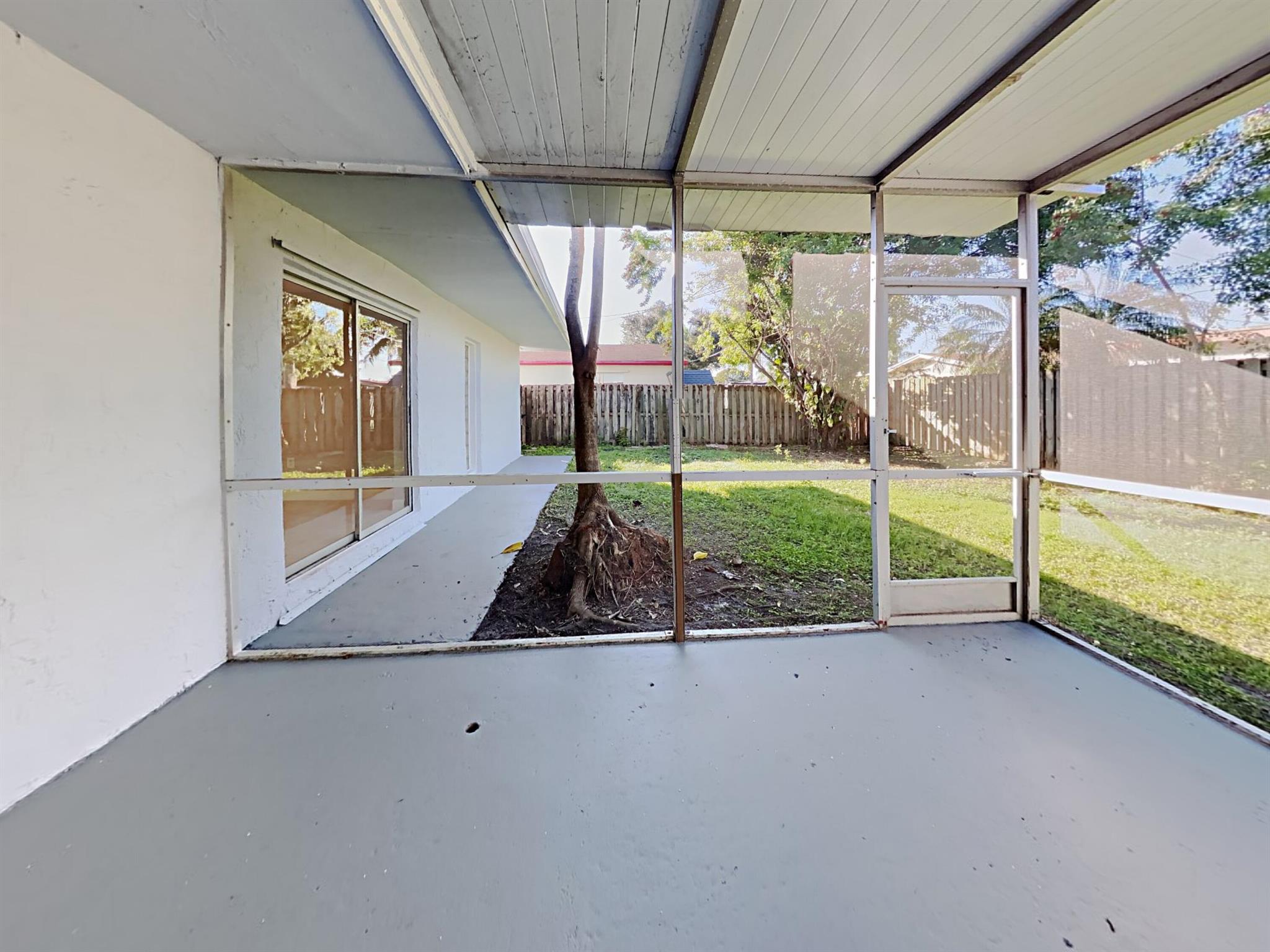 SUNRISE GOLF VILLAGE SEC - Residential Lease