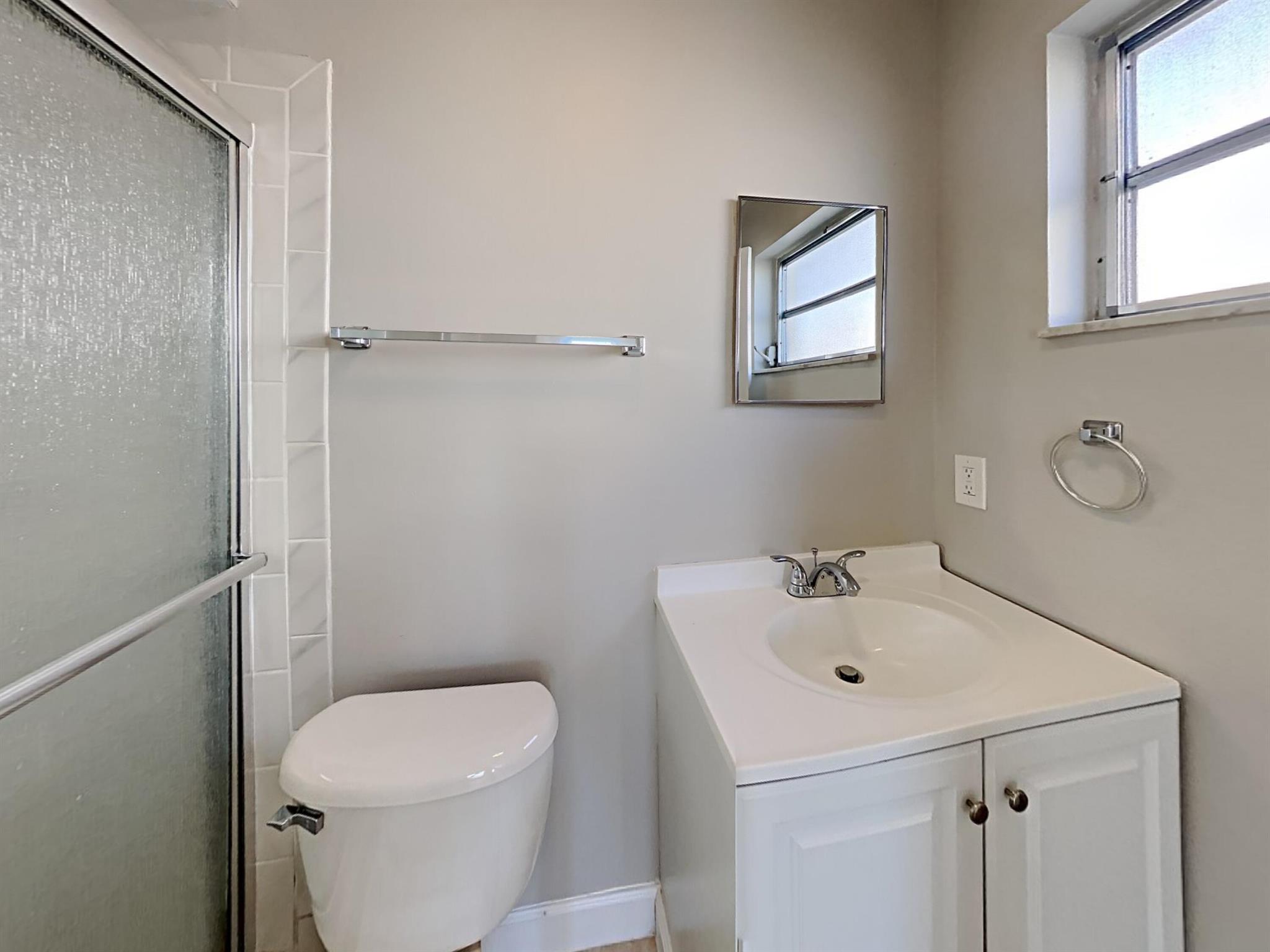 SUNRISE GOLF VILLAGE SEC - Residential Lease