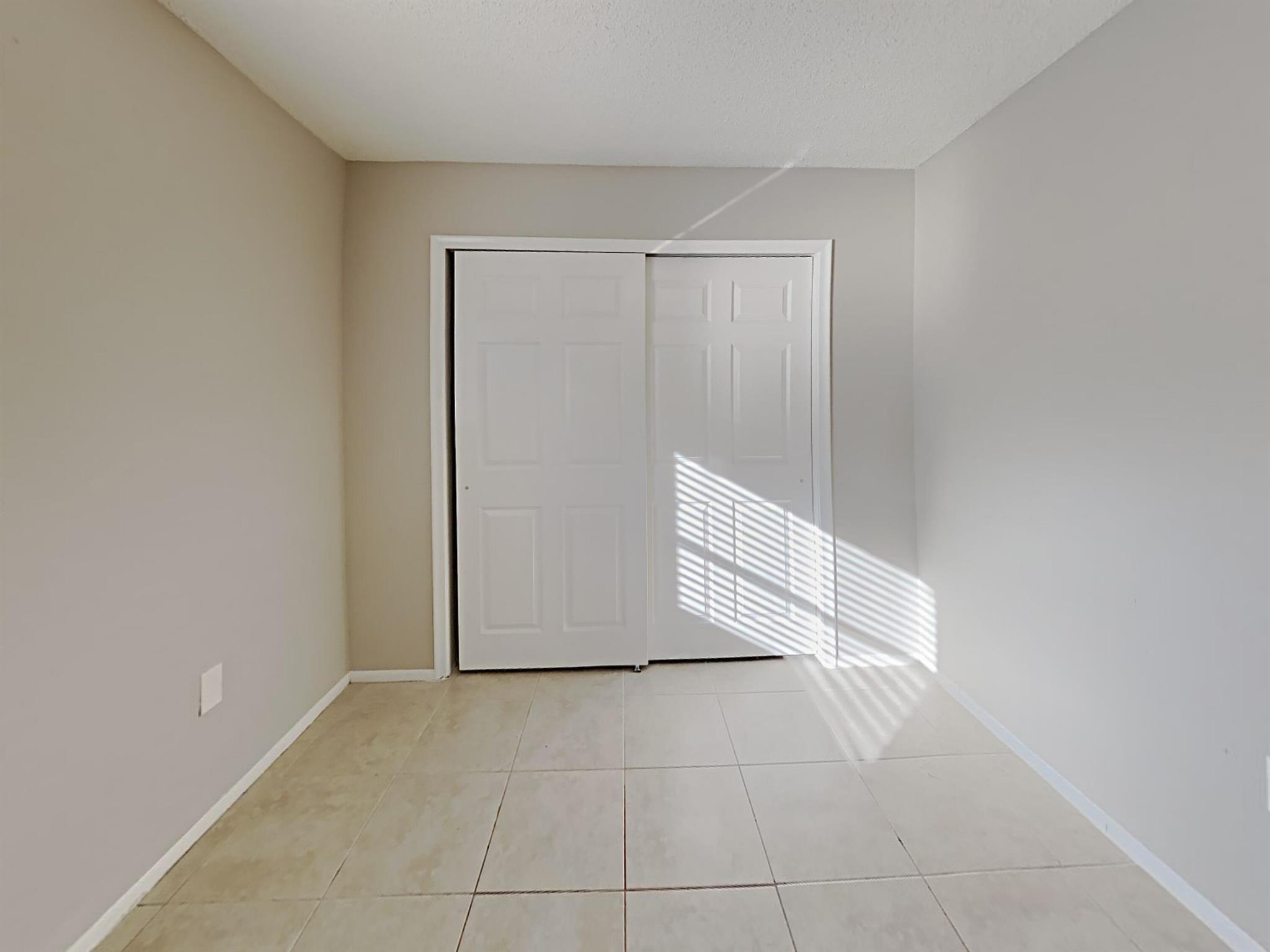 SUNRISE GOLF VILLAGE SEC - Residential Lease