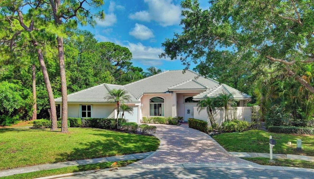 Photo of 6040 Winding Lake Drive, Jupiter, FL 33458 (MLS # R10978670)