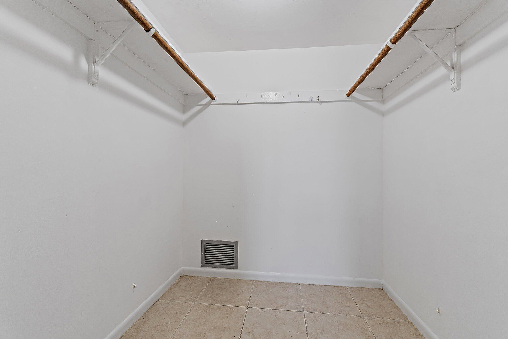 TAMBERLANE 4 CONDO - Residential