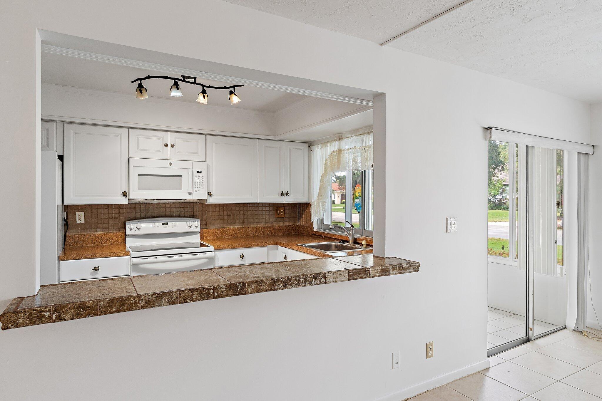 TAMBERLANE 4 CONDO - Residential