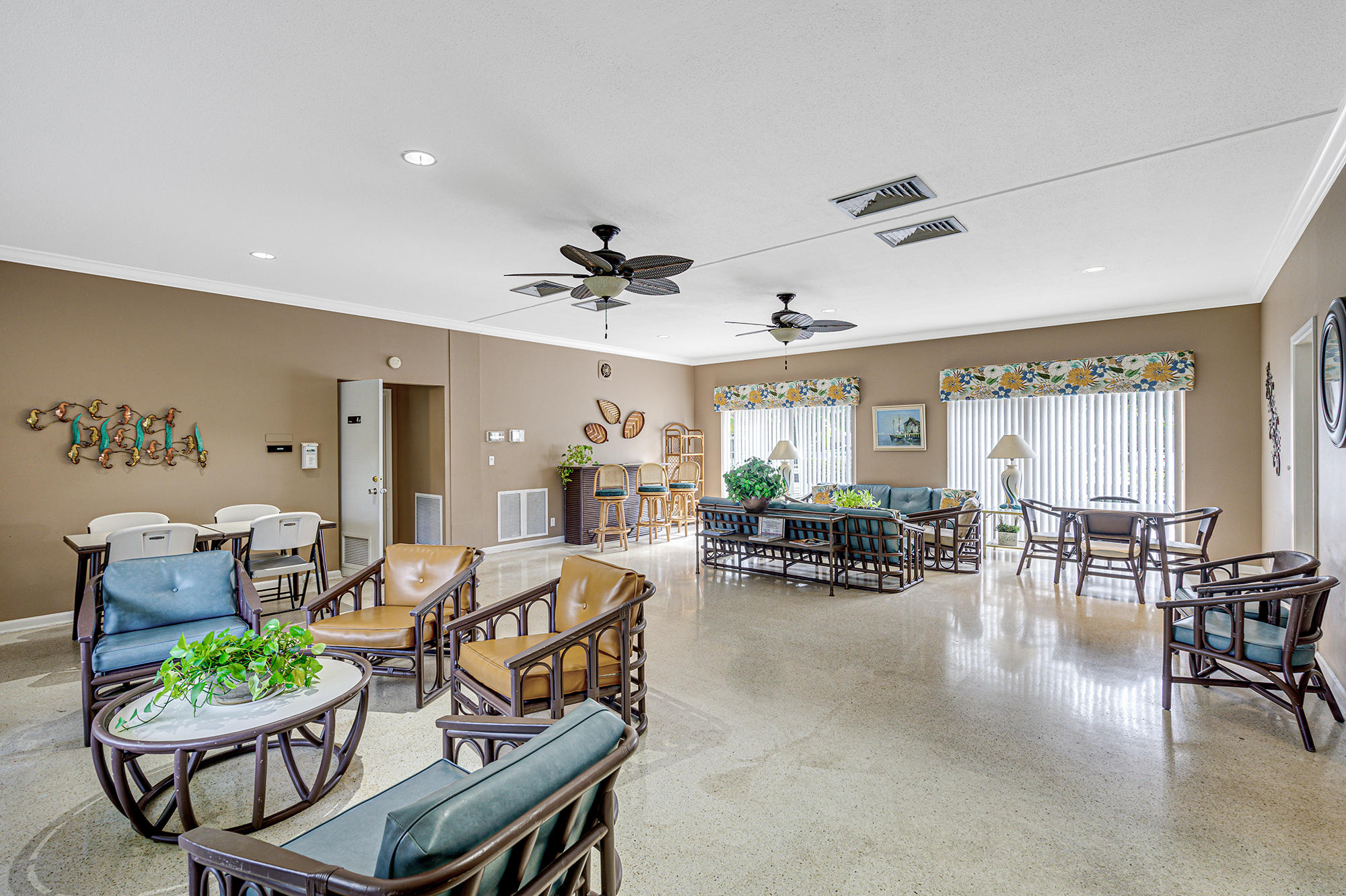 TAMBERLANE 4 CONDO - Residential