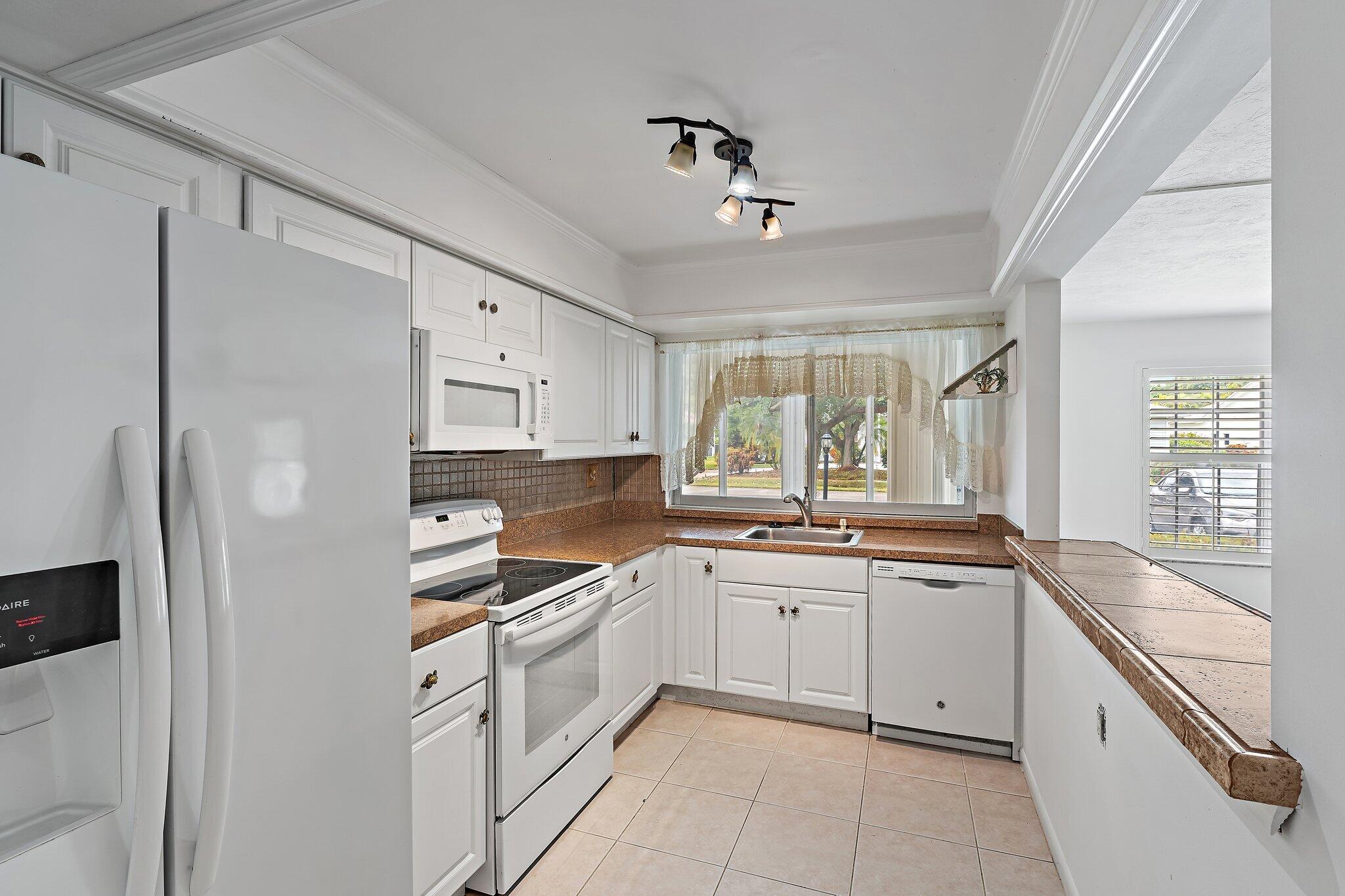 TAMBERLANE 4 CONDO - Residential