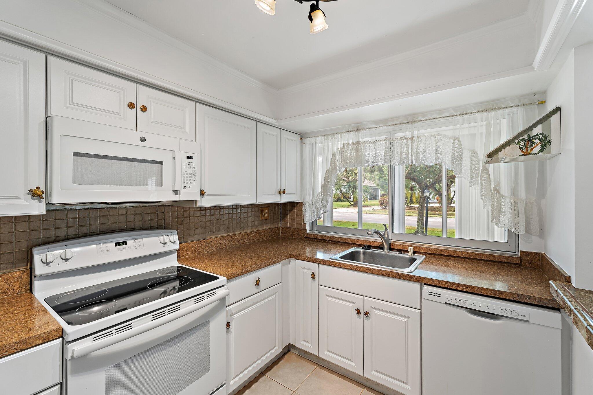 TAMBERLANE 4 CONDO - Residential