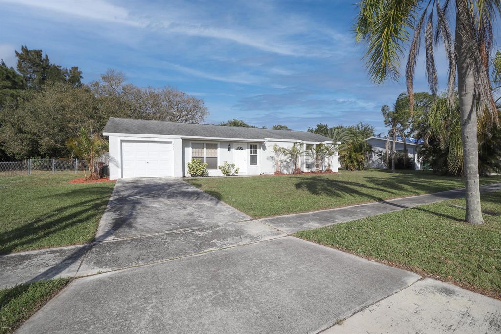 Photo of 231 NE Solida Circle, Port Saint Lucie, FL 34983 (MLS # R10965691)