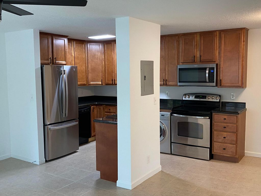 Photo of 102 N Lakeside Drive #4, Lake Worth Beach, FL 33460 (MLS # R10956772)