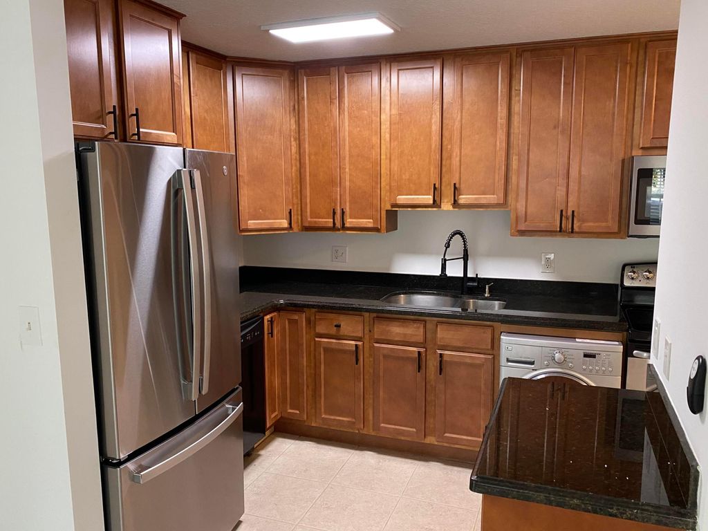 Photo of 102 N Lakeside Drive #4, Lake Worth Beach, FL 33460 (MLS # R10956772)