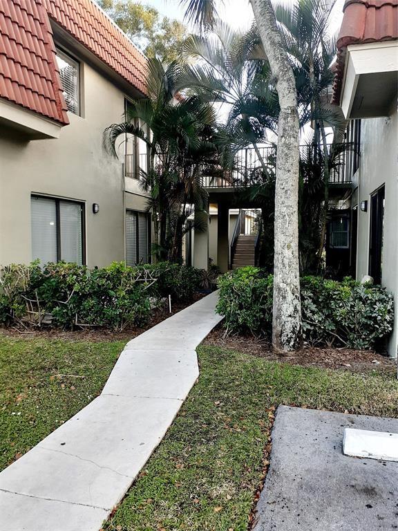 Beautiful apartment for rent , great location in Coral Springs close to everywhere , this is a nice 2/1 condo with water view , washer and dryer in the unit , easy to show , the property in vacant, lock box , score credit 620