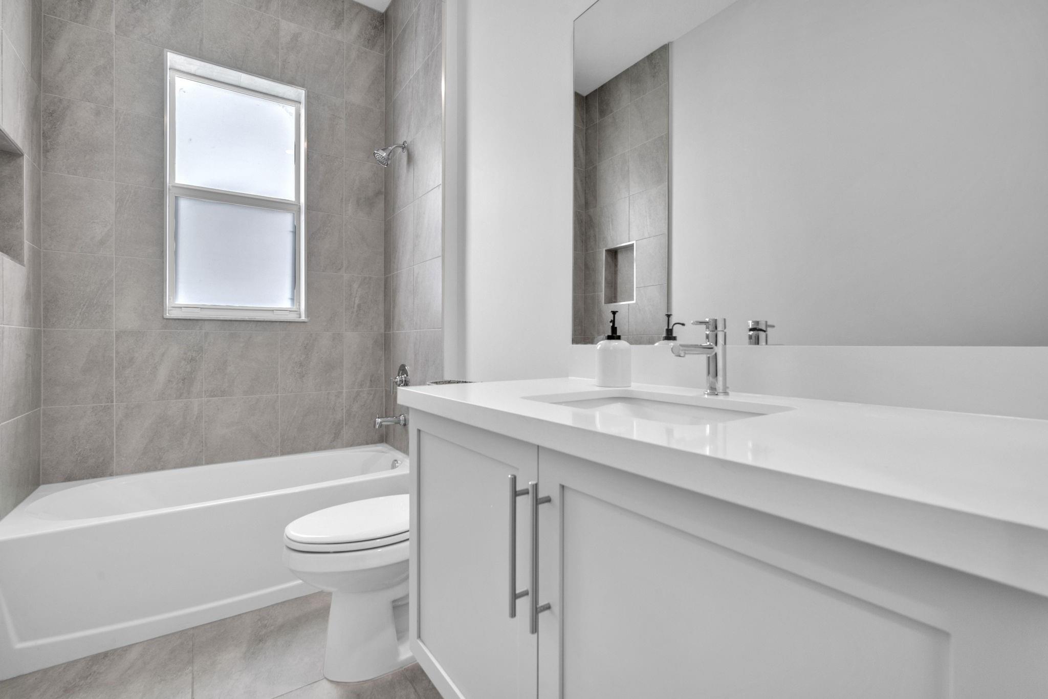 Sierra Estates 172-150 B - Residential