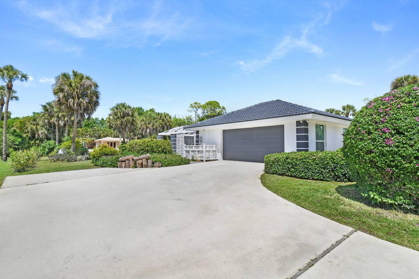 PINEWOOD EAST OF WELLINGTON - Residential Lease