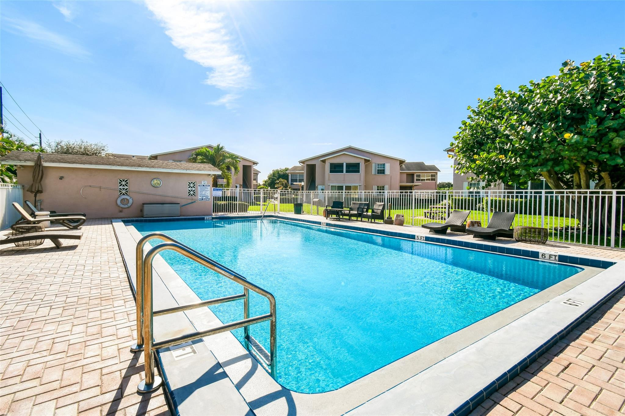 GARDENWAY CONDO - Residential