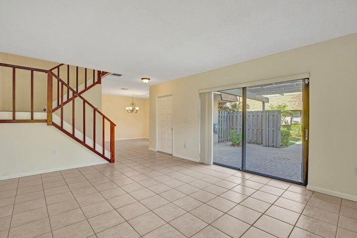 DELRAY OAKS CONDO - Residential Lease