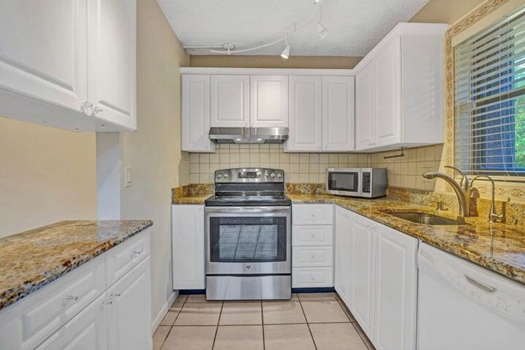 Photo of 3134 SW 20th Terrace #11d, Delray Beach, FL 33445 (MLS # R11139576)