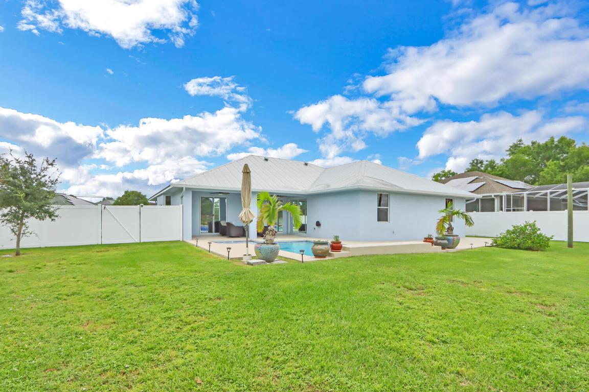 Saint James - Residential