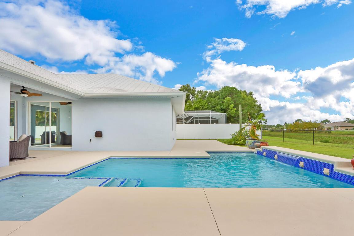 Saint James - Residential