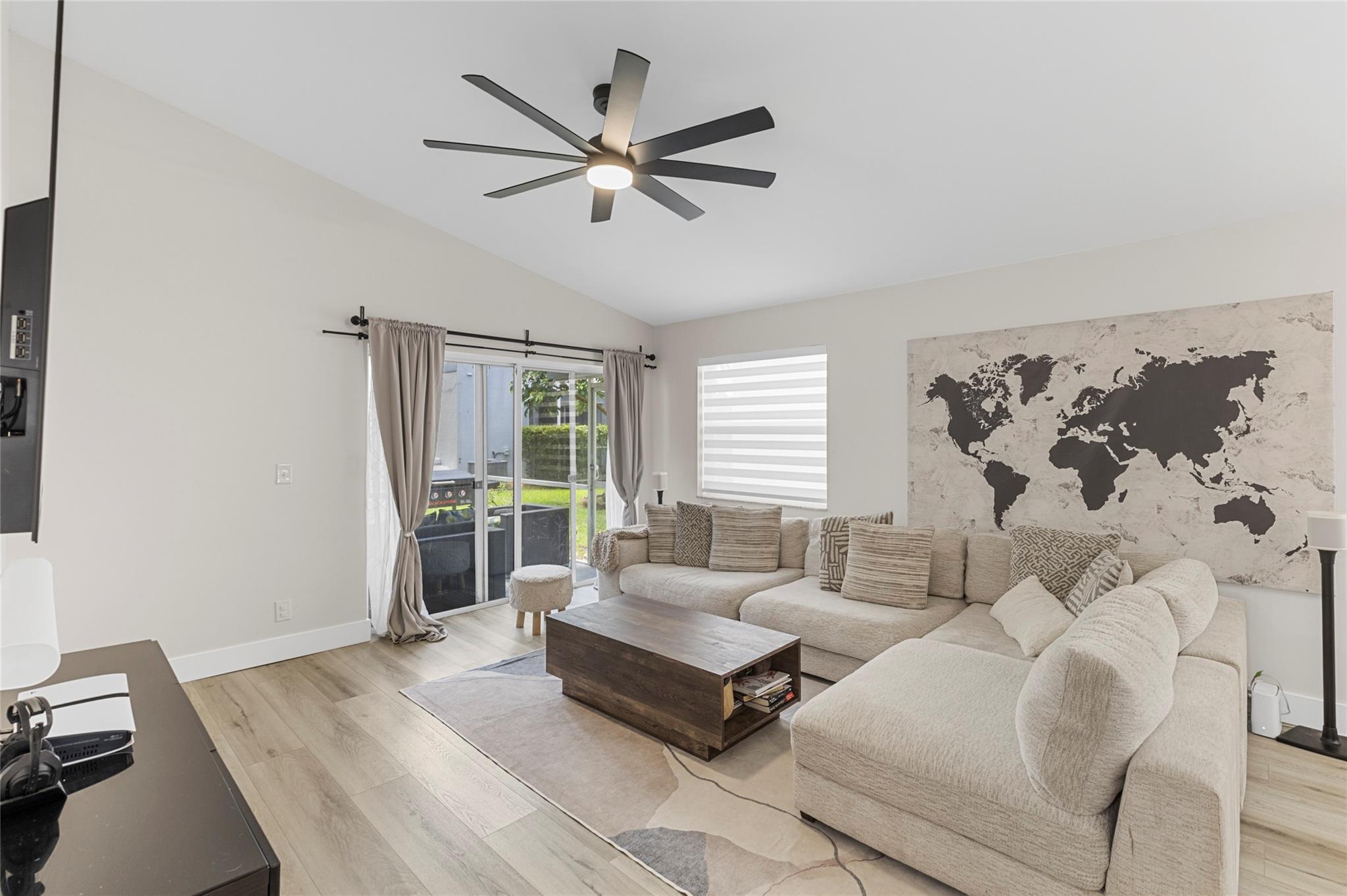 JACARANDA POINTE - Residential