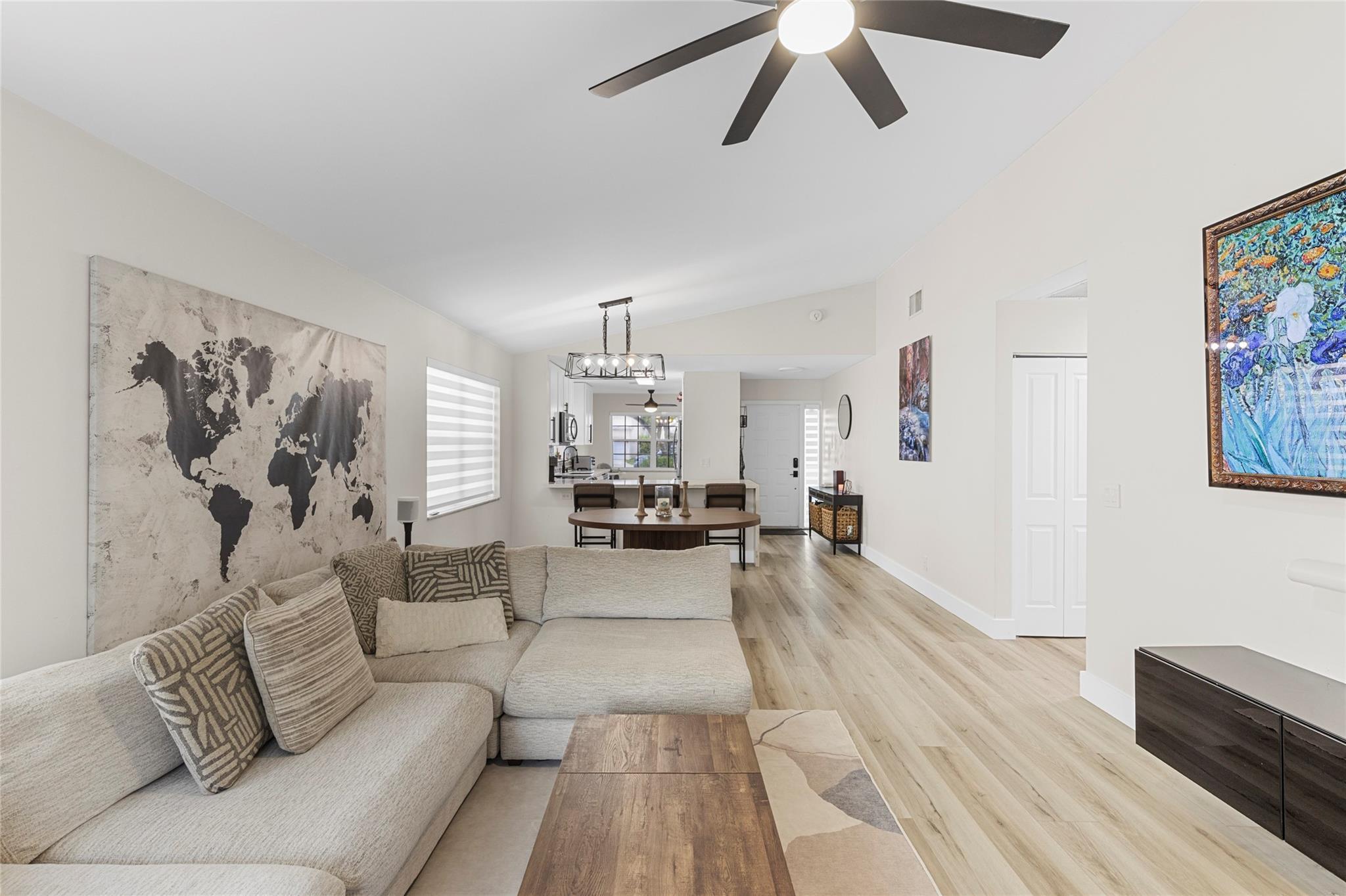 JACARANDA POINTE - Residential