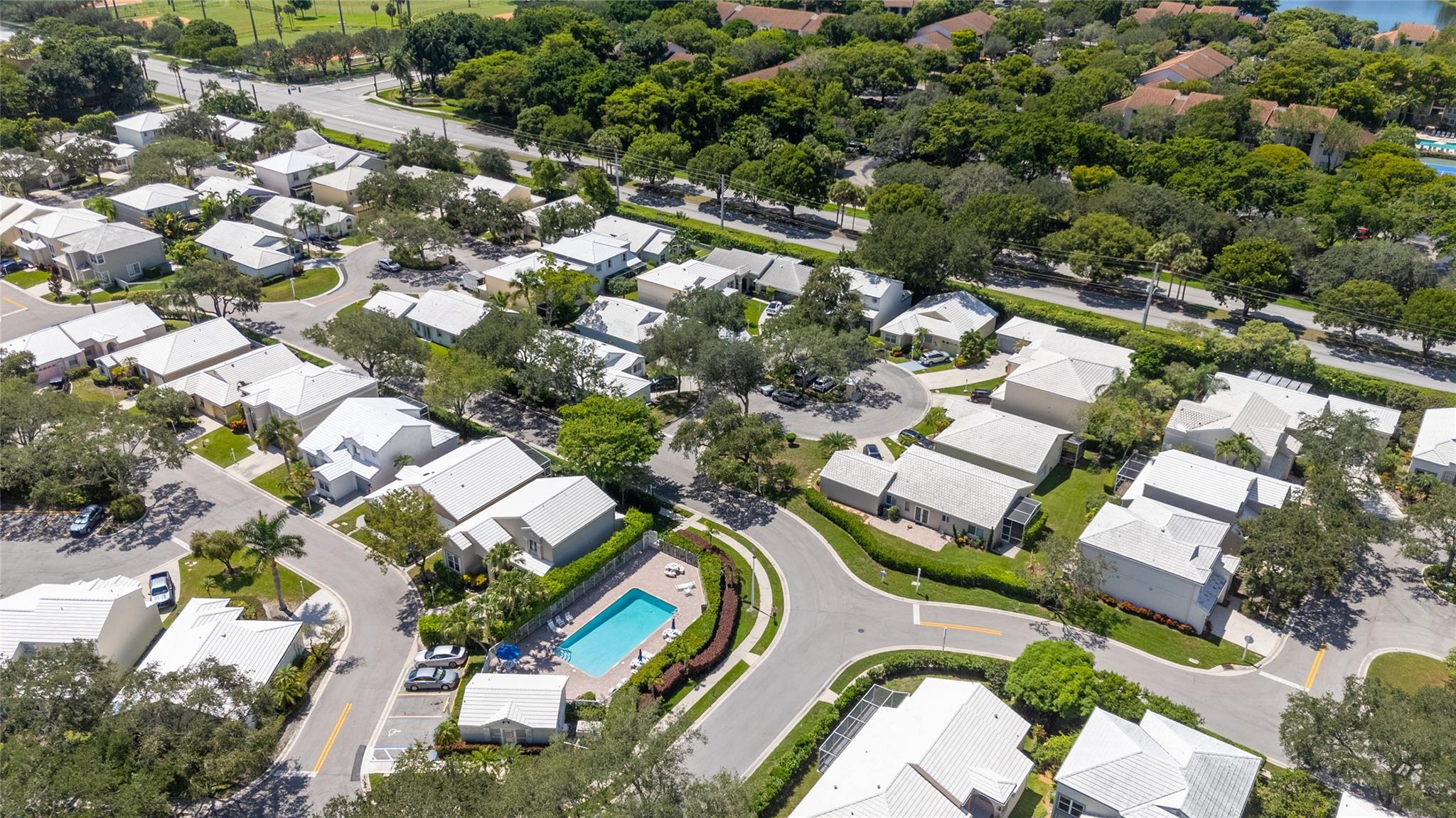 JACARANDA POINTE - Residential