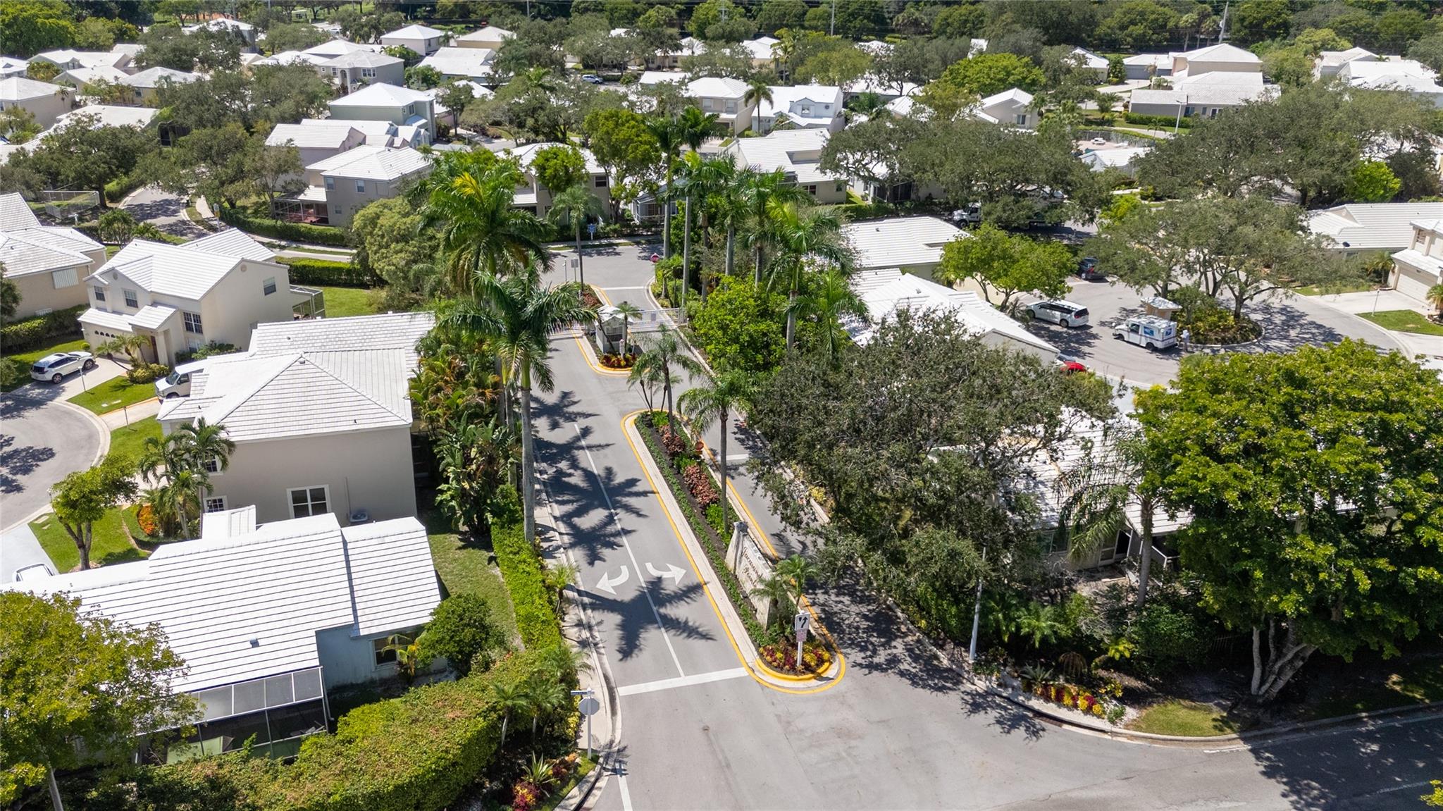 JACARANDA POINTE - Residential
