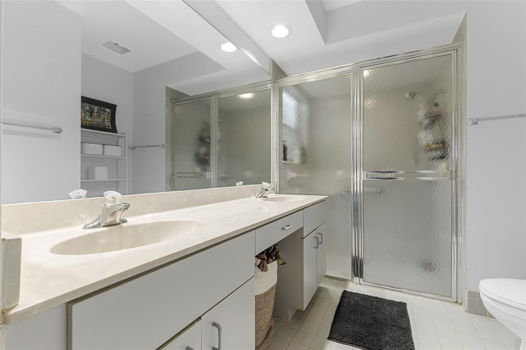 JACARANDA POINTE - Residential