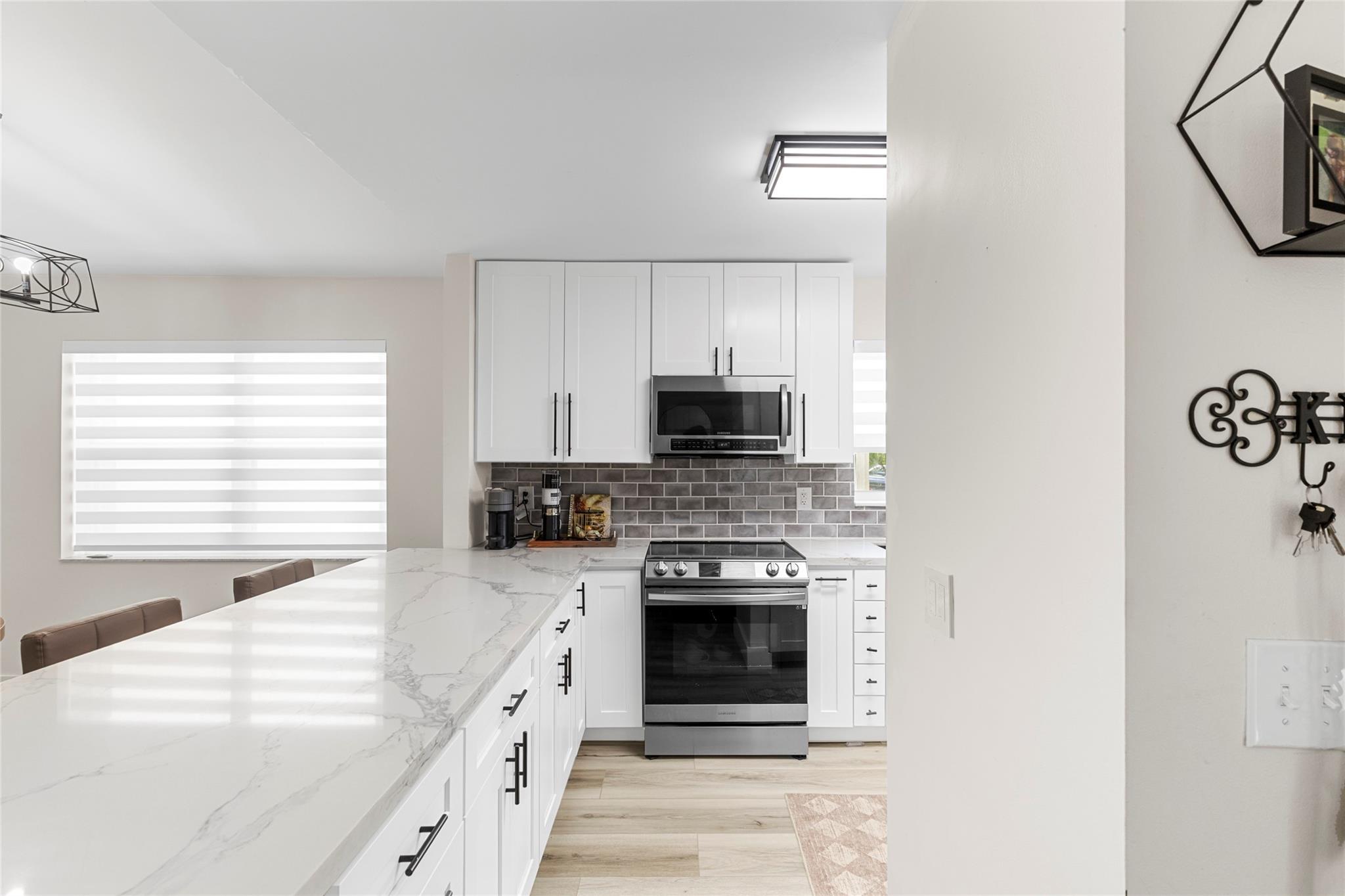 JACARANDA POINTE - Residential