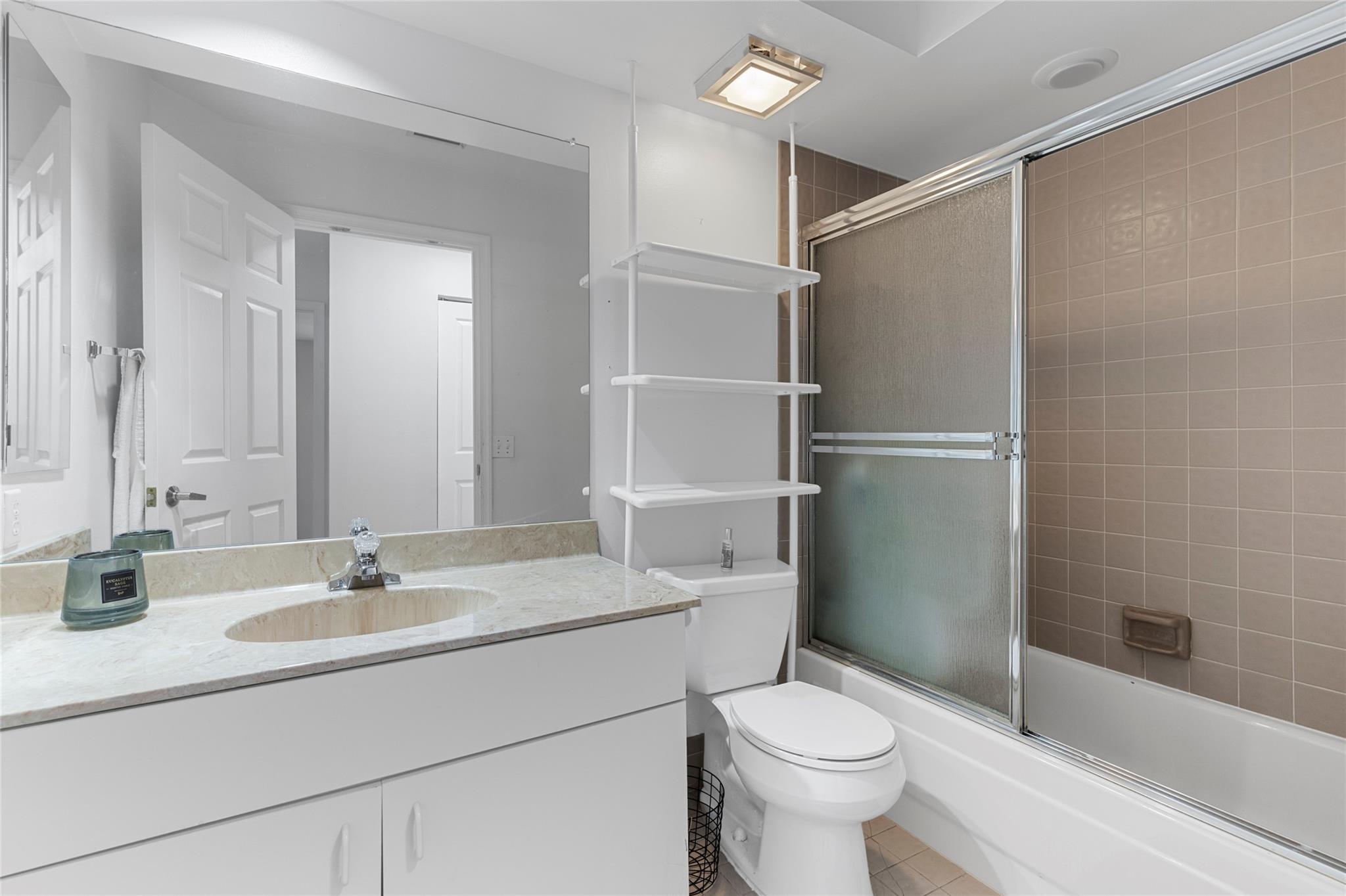 JACARANDA POINTE - Residential