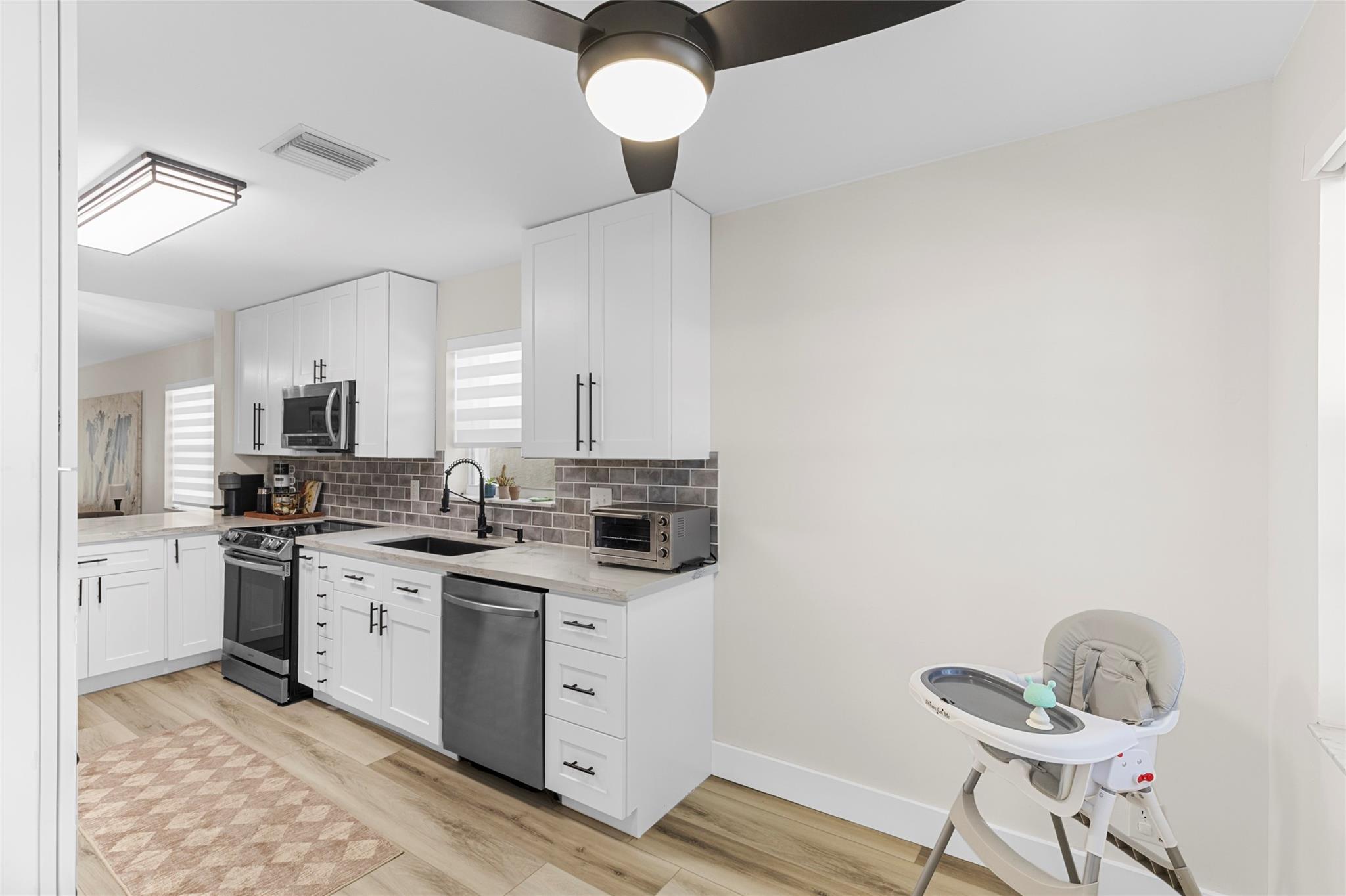 JACARANDA POINTE - Residential