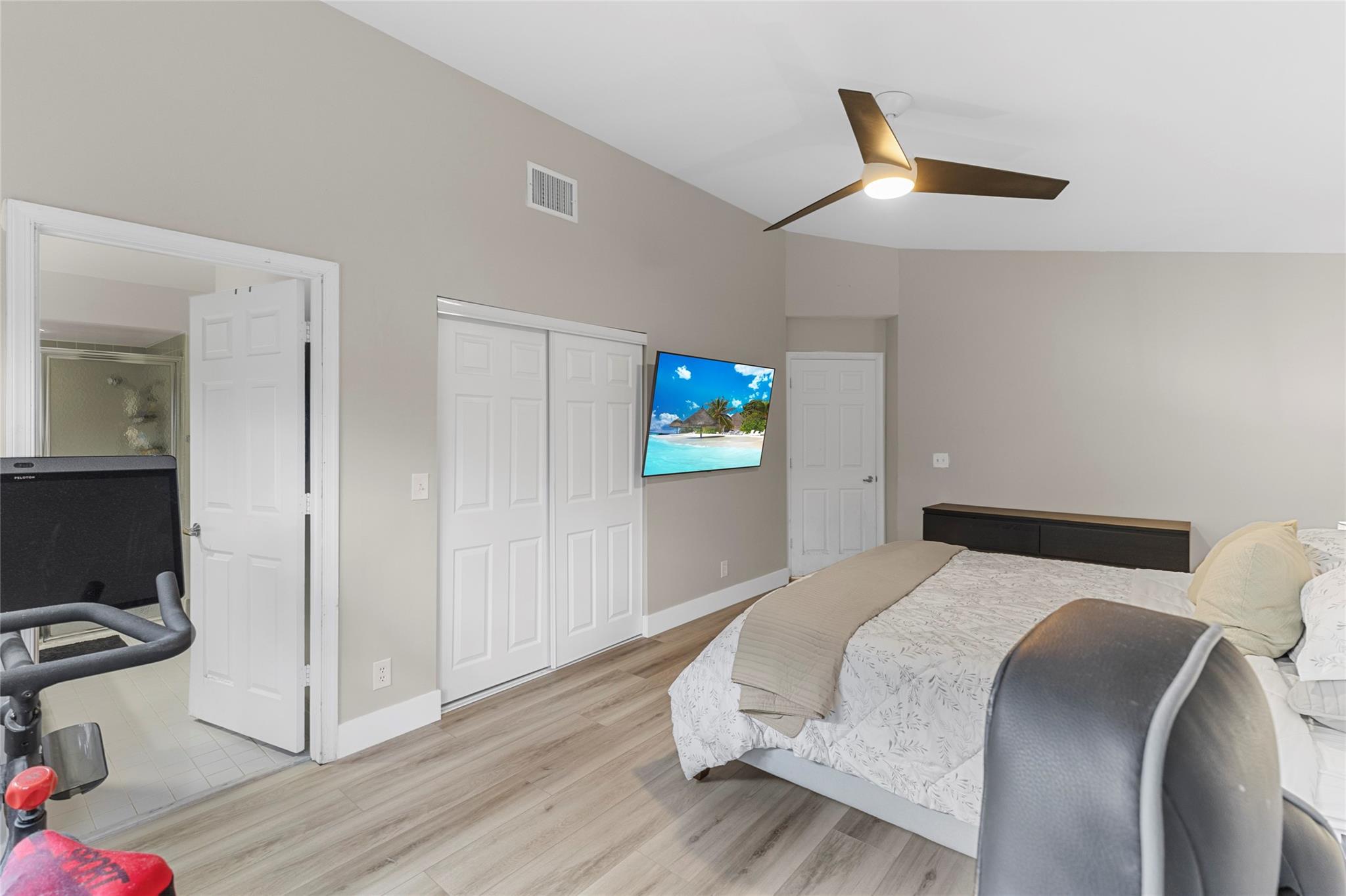 JACARANDA POINTE - Residential