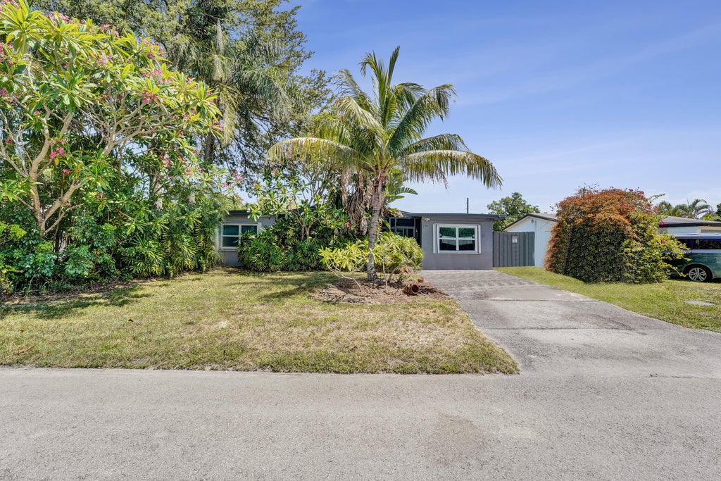 Photo of 2740 SW 46th Court, Dania Beach, FL 33312 (MLS # B26049136)