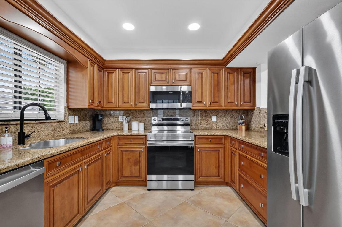 GLENEAGLES CONDO III - Residential