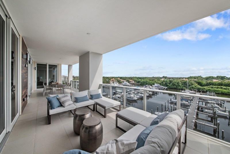 AZURE CONDO - Residential