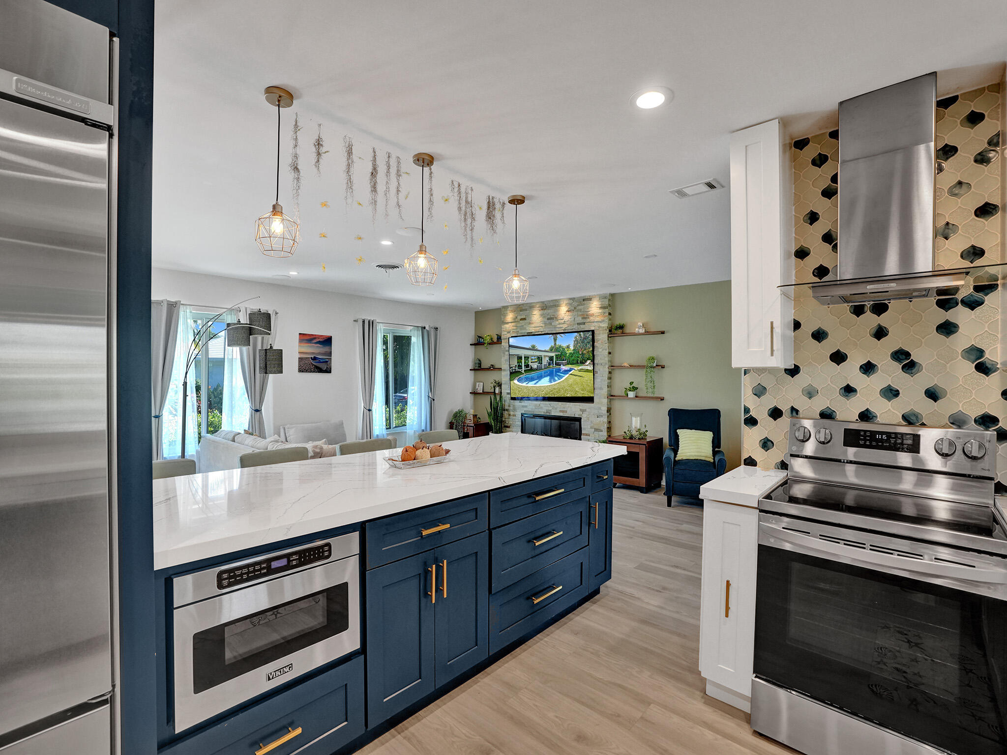 VENETIAN ISLES 1ST SEC - Residential