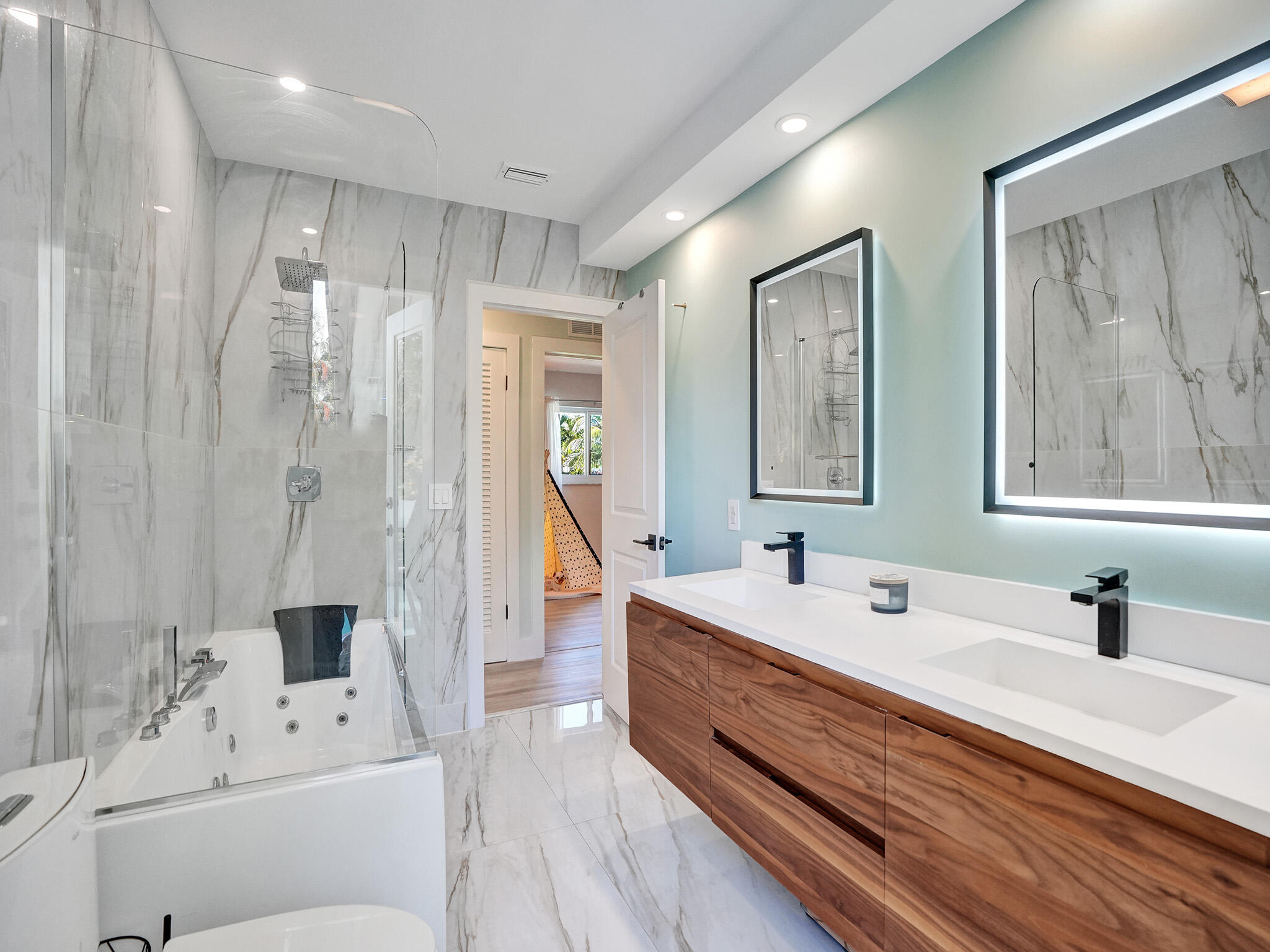 VENETIAN ISLES 1ST SEC - Residential