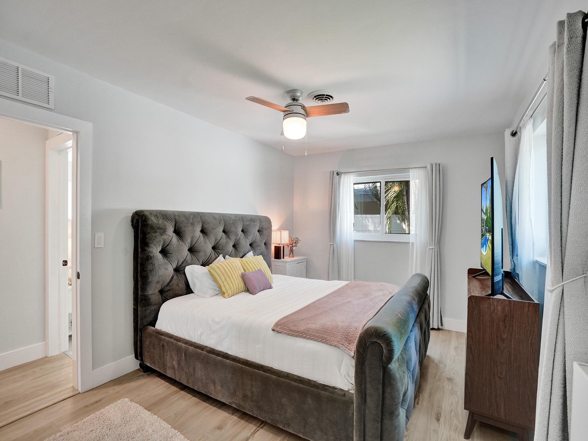 VENETIAN ISLES 1ST SEC - Residential