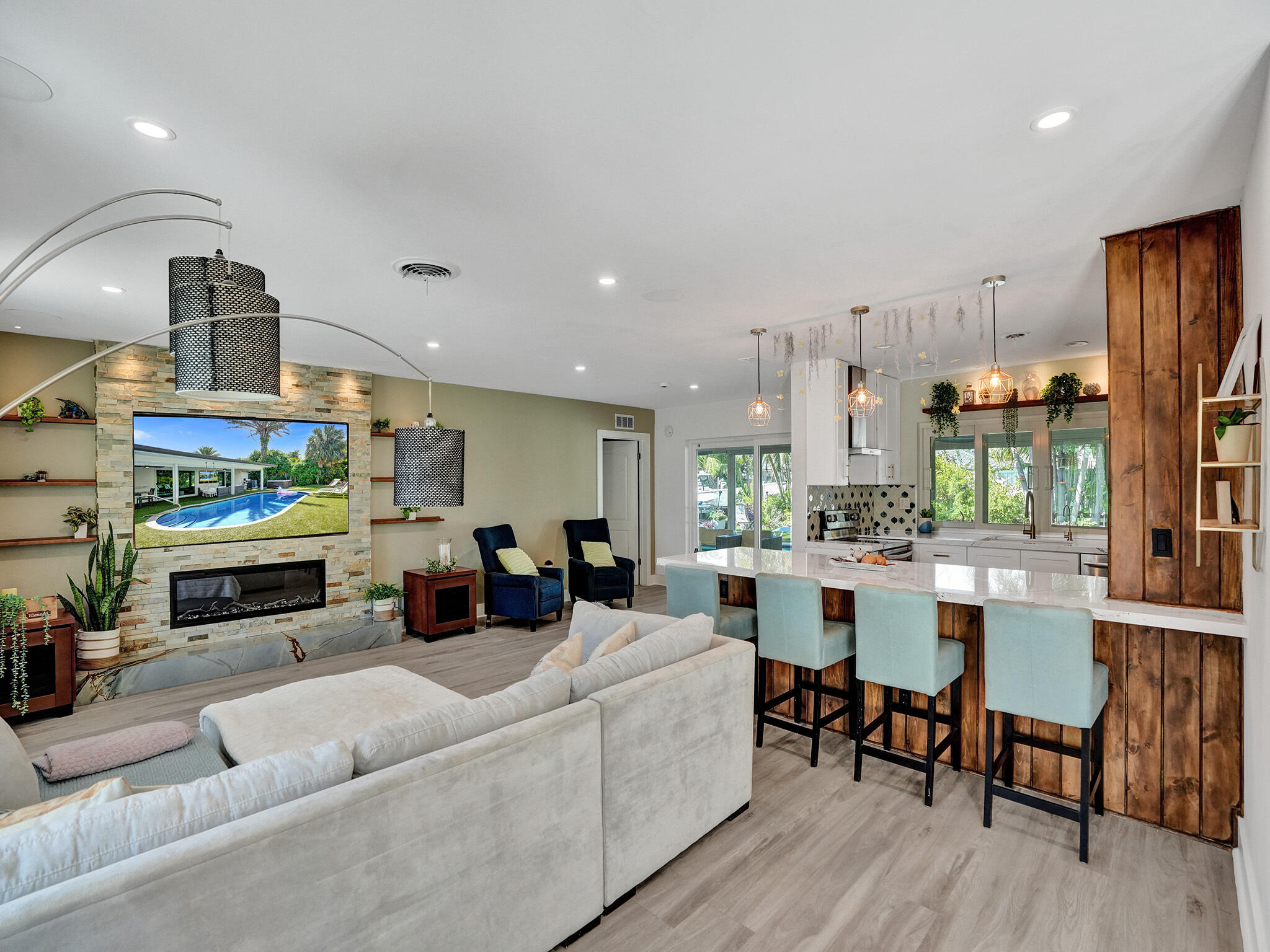 VENETIAN ISLES 1ST SEC - Residential