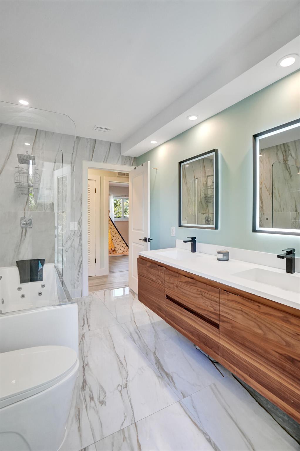 VENETIAN ISLES 1ST SEC - Residential