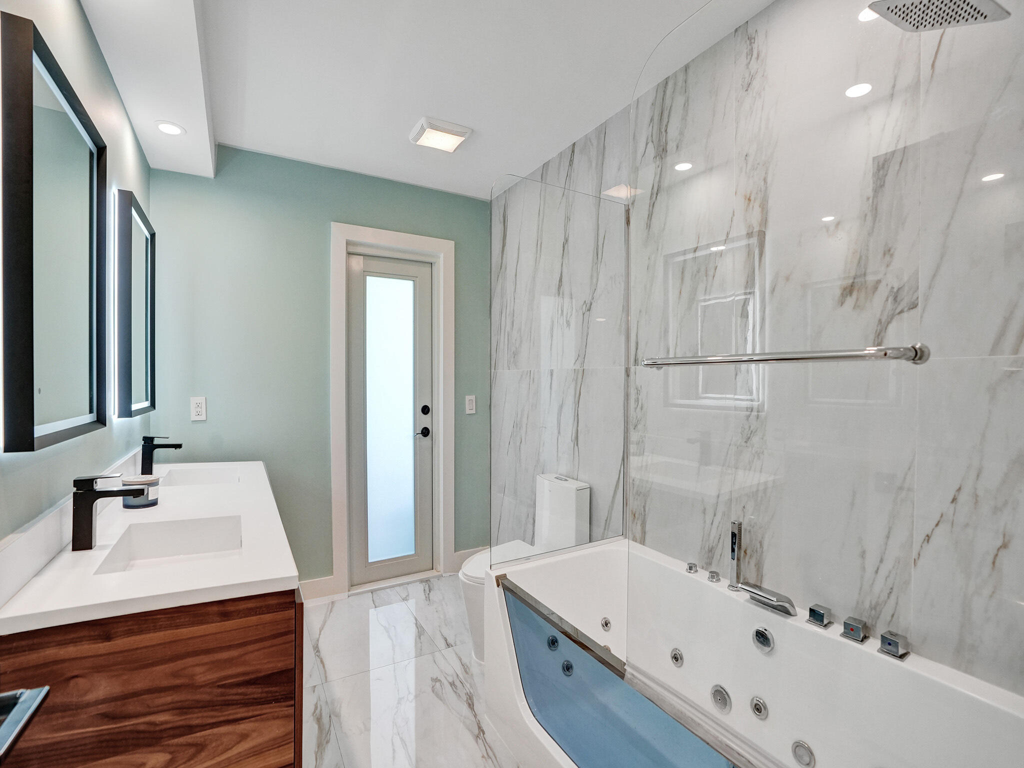 VENETIAN ISLES 1ST SEC - Residential