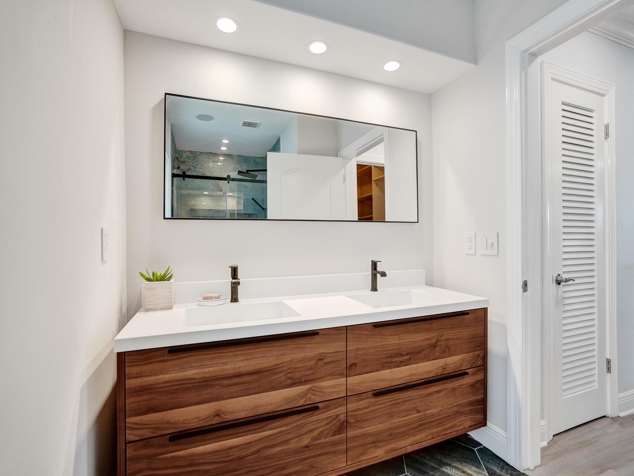 VENETIAN ISLES 1ST SEC - Residential