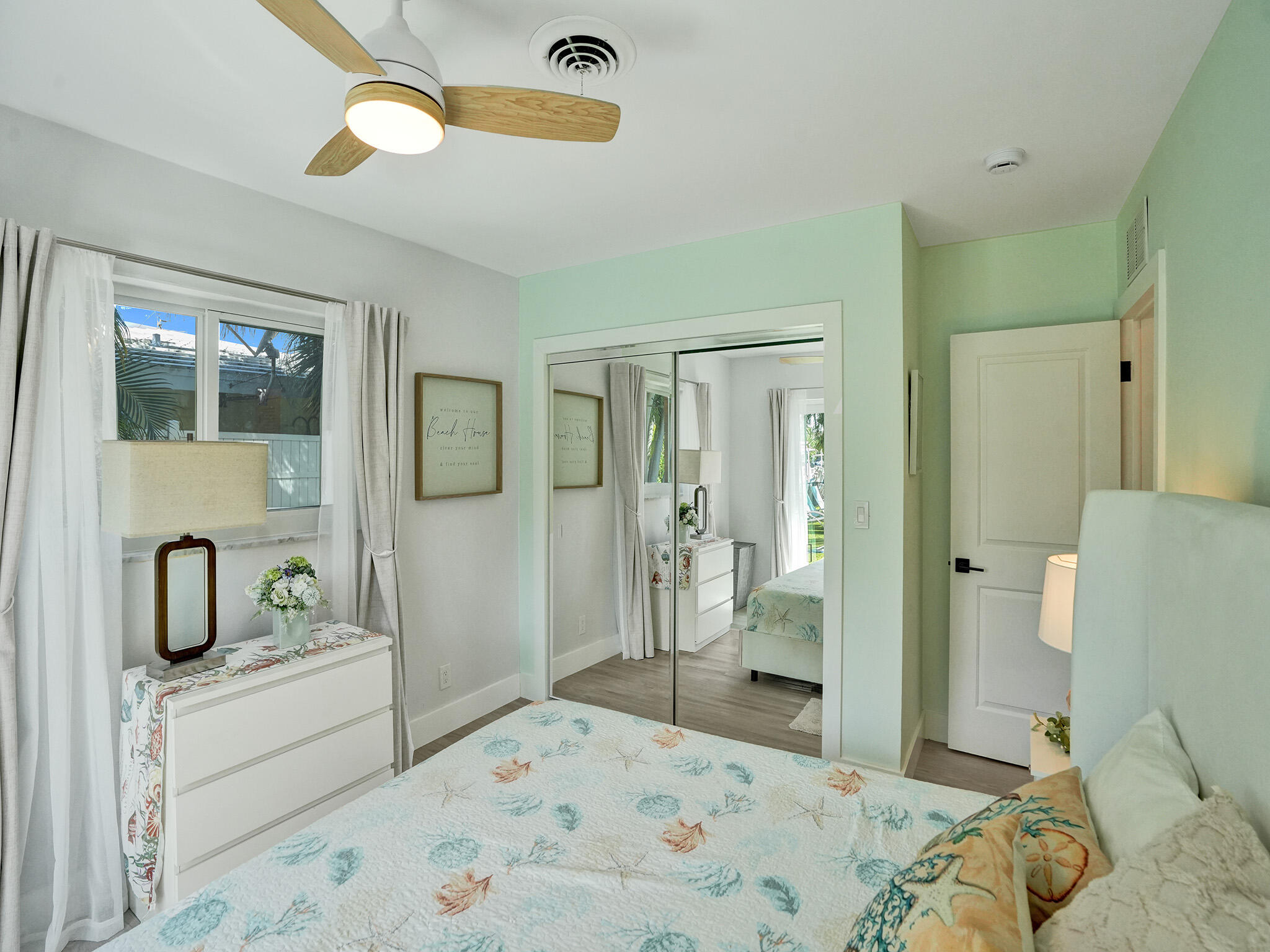 VENETIAN ISLES 1ST SEC - Residential