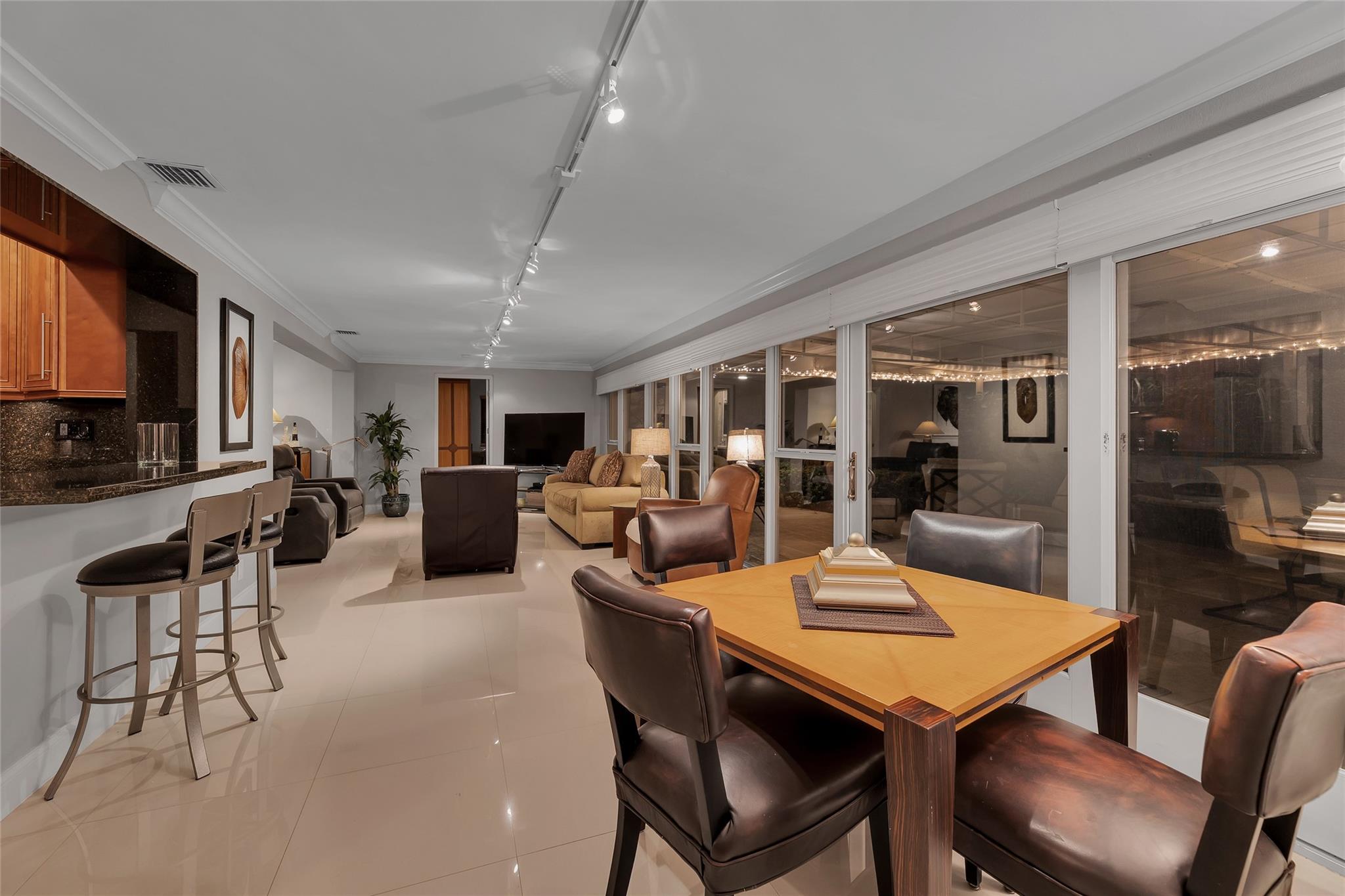 Palm Club Co-Op - Residential