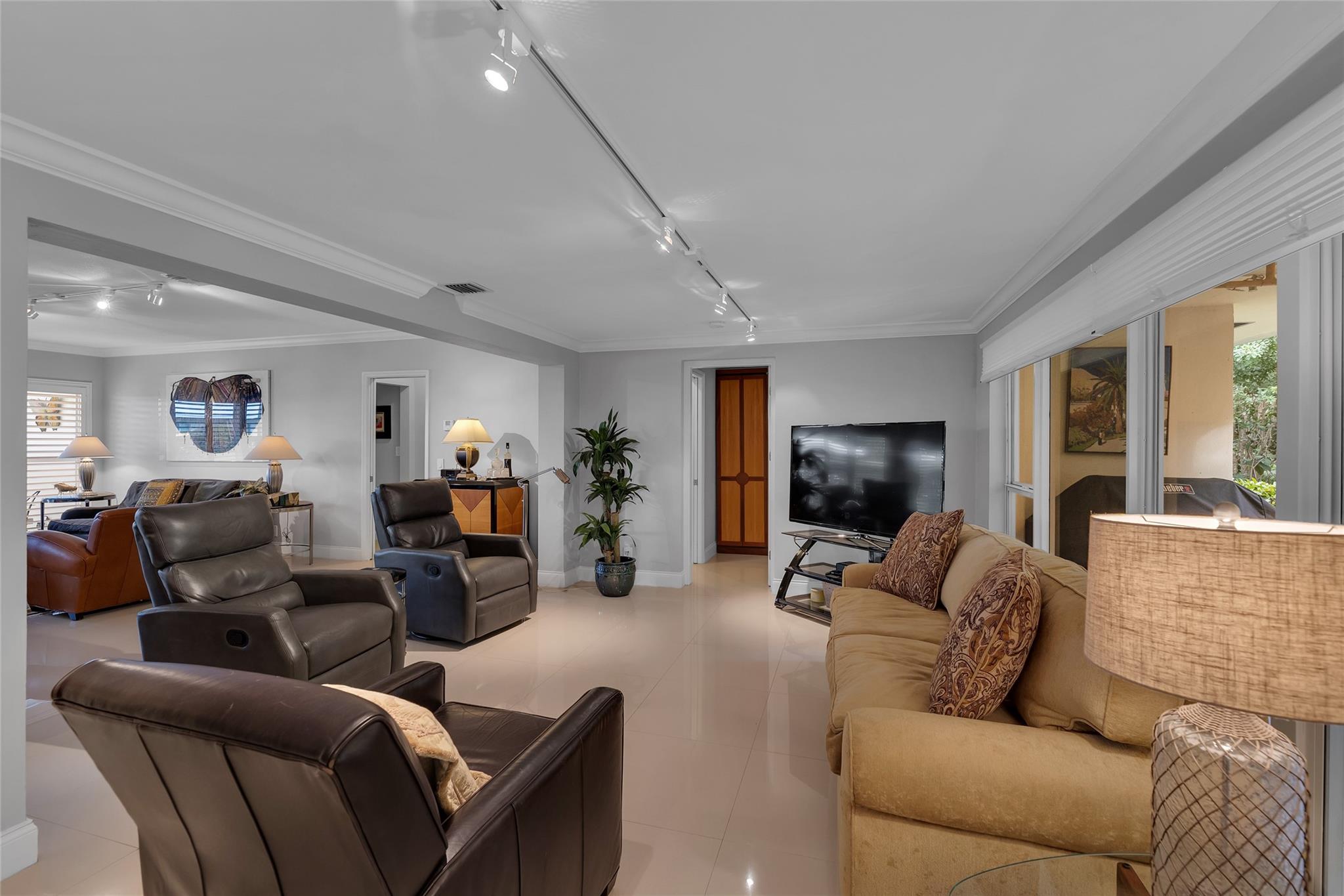 Palm Club Co-Op - Residential
