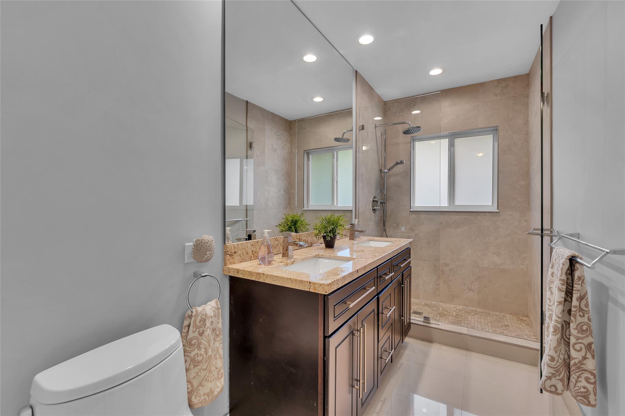 Palm Club Co-Op - Residential
